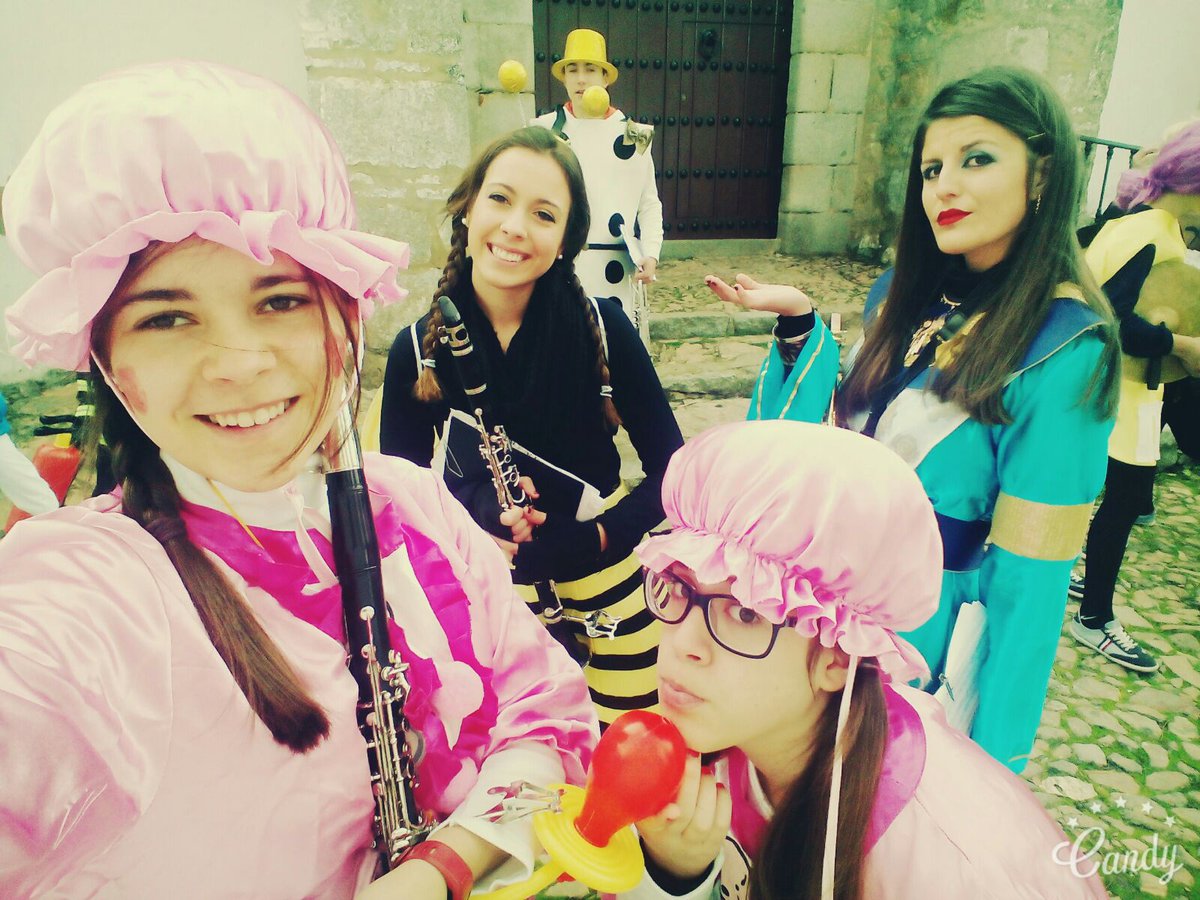 Algunas de nuestras componentes esta mañana.#Carnaval2016 #CharangalaGachera #Pedroche