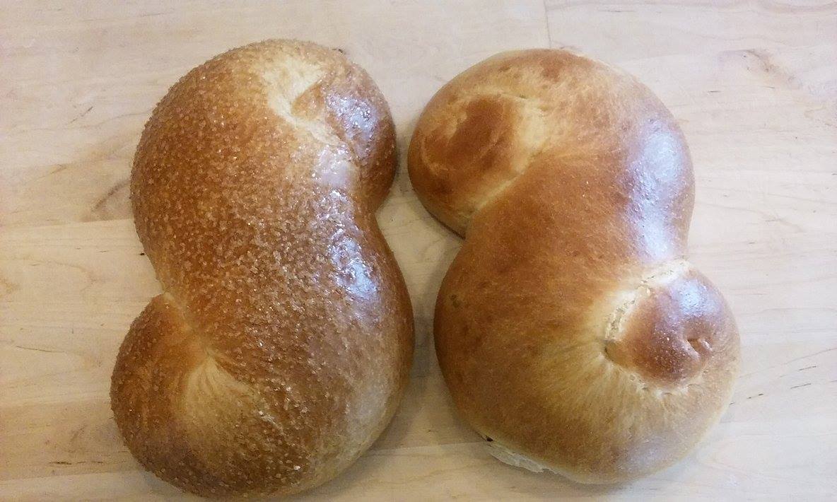 BakeryPhoenix's tweet photo. Just in time for Sunday brunch. Our beautiful brioche bread just came out the oven. Choose plain or dark chocolate. https://t.co/kmKQK9b3ML
