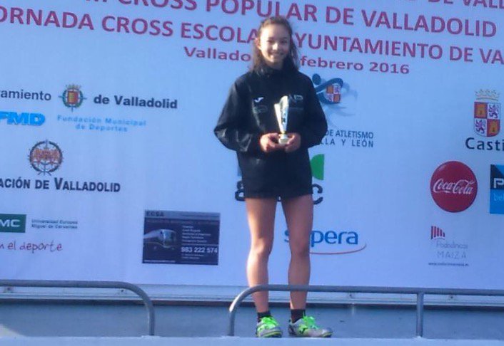 newrunners2014's tweet photo. Rocio Álvarez campeona de la pasada liga de cross de Castilla y León #leonesp @RunningLeon @deporteschorco https://t.co/FKfOzgdFZS