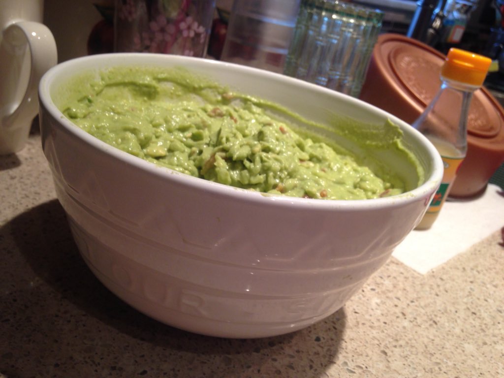 TKPaton's tweet photo. Superbowl guacamole #chipready https://t.co/GAbL5ehsIN