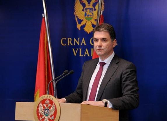 cafemontenegro's tweet photo. #ekonomija #poljoprivreda #petarivanovic Ministar od popljoprivrednika očekuje samo rad https://t.co/hz1vm4eNyt https://t.co/gl73K8cJM1