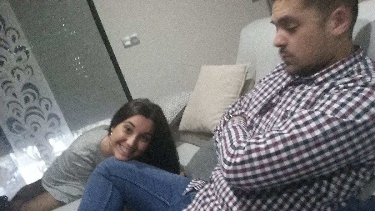 5df7c81961d54ea's tweet photo. Después d una comida en FBI,ahora toca tarde d relax,tin quieres un machaquito? 😂😂😂 https://t.co/S8Hb2v5w8a