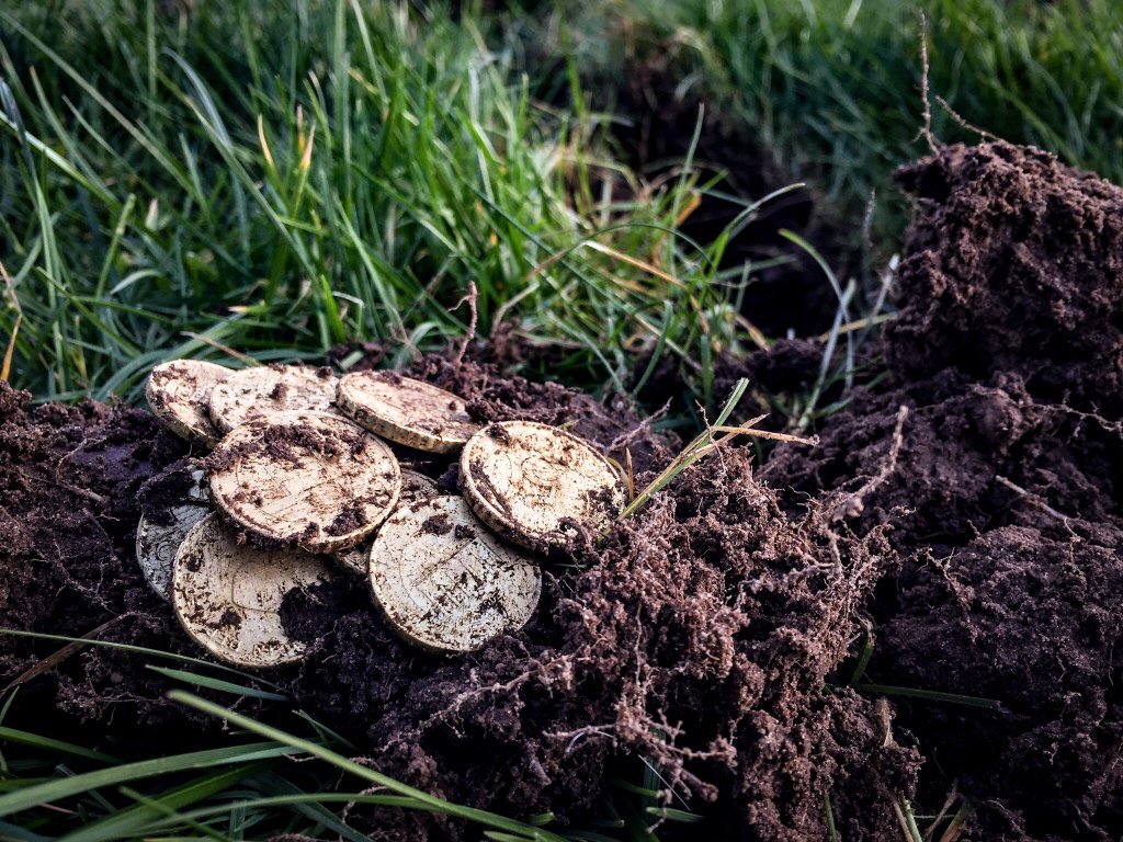 DiggingRelics's tweet photo. Found a small coin spill! € 3.20 for the piggy bank of the kids. :-) #FoundWithWhites https://t.co/n5dNwvYJlu