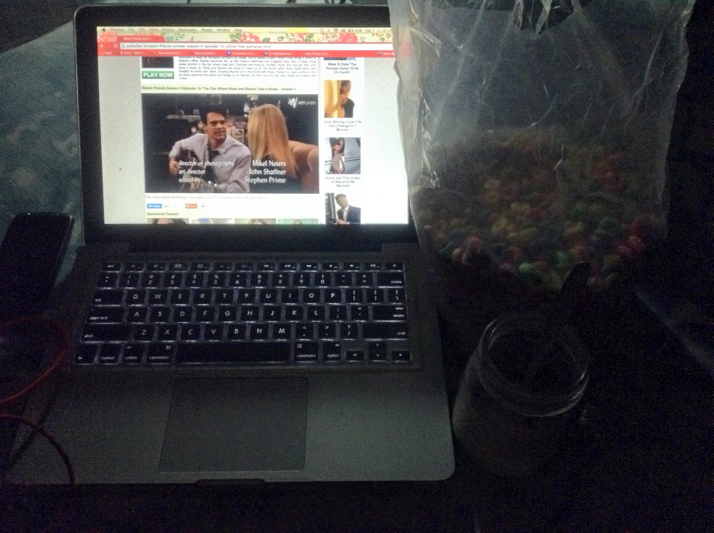 cutreenuhhh's tweet photo. Friends+cereals= ❤️❤️ https://t.co/dwJgJQBZfS