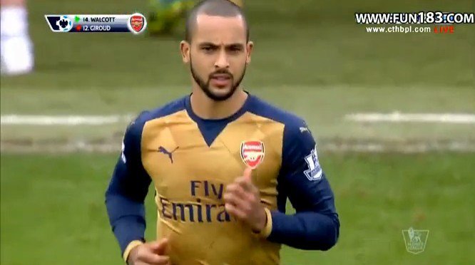 Jeenosang's tweet photo. @theowalcott  came in the field late. I think he wom't touch the ball. hahahah https://t.co/KUvZqnZLzn
