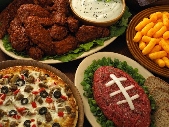 TheWhatNowApp's tweet image. #SuperBowl celebrations on point! #FootballSunday #Wings #Pizza #BroncosvsPanthers