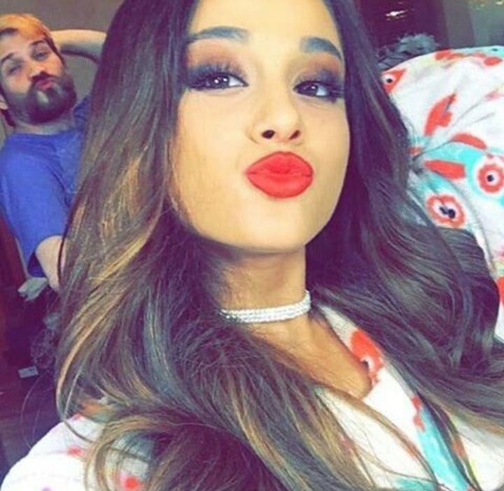 awkelisa's tweet photo. @ArianaGrande #italyneedsariana ❤ https://t.co/tTSeOBlSM9