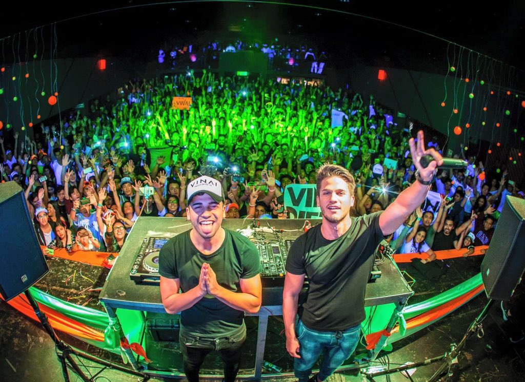 djsetmagazine's tweet photo. #RaversSet así se vivió  @VINAIofficial en #México ayer en #Sala #DjSet #DjSetMag https://t.co/I6kZWTaZEI