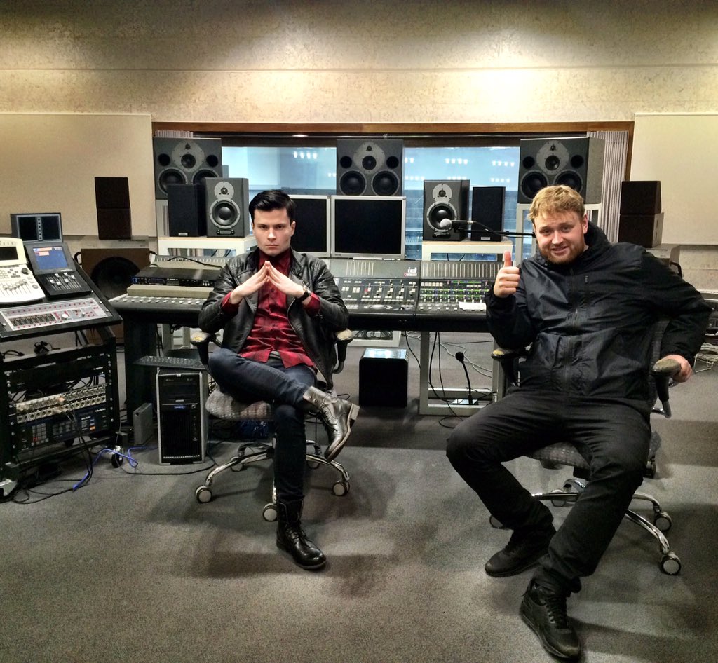 AlexBochkarov's tweet photo. Got some serious business w homie #channel5 #tv #subboxrecords #drumsdrumsdrums https://t.co/JNUtBK3vmh