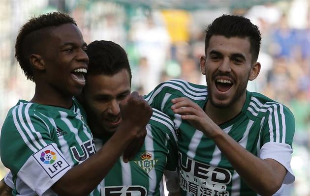 eldesmarque_rbb's tweet photo. #RBBvVCF | 1-0 | 90+4' | ¡¡¡FINAAAAAL!!! ¡Un gol de Rubén Castro le da la victoria al Betis! https://t.co/8J6vynRBq2 https://t.co/h3lgiVpN3W