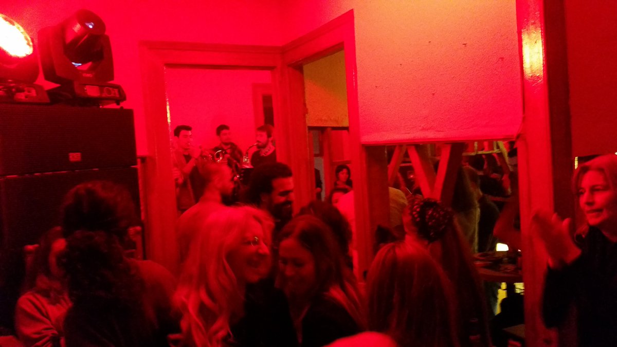 Lucca Lounge tweet media
