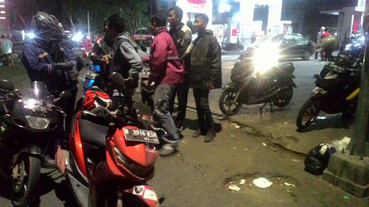 Rest di SPBU jl. Pajajaran bogor bersama <a href="/SGCI_bekasi/">SGCI Chapter Bekasi</a> #SupportAnniv2ndSGT17