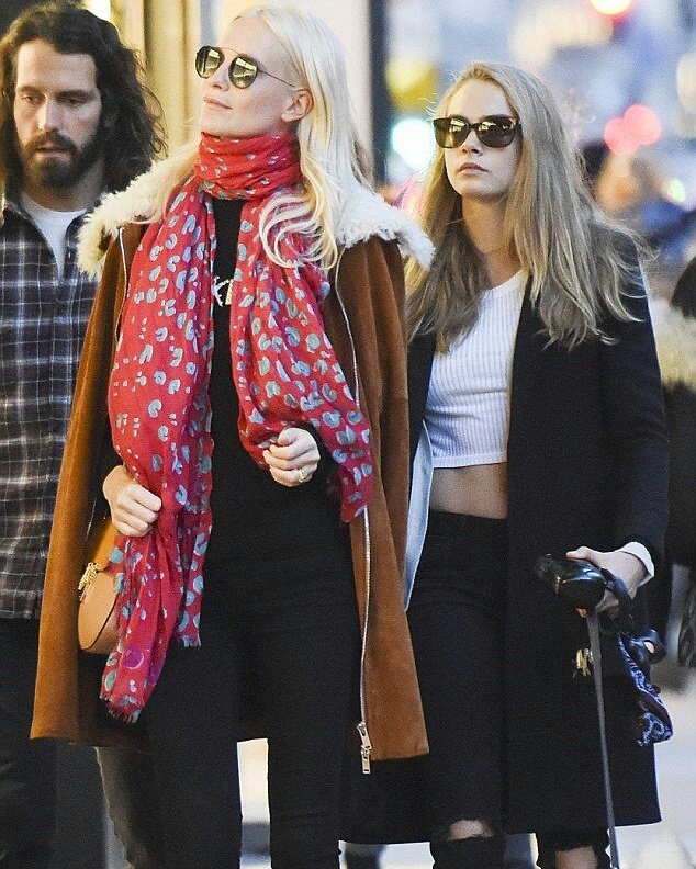 #New | <a href="/Caradelevingne/">💙</a> with her sis poppy &amp; dog leo out in Paris. - February 6, 2016 #1