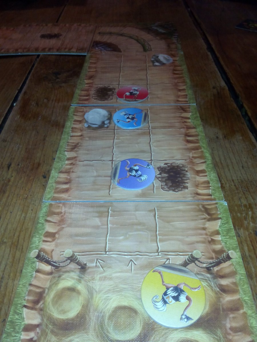 Como corren las avestruces esta tarde en El Rastrel <a href="/AsylumGamesEd/">Asylum Games</a> <a href="/chemoco1/">Diego Ibañez</a> #tardedejuegos