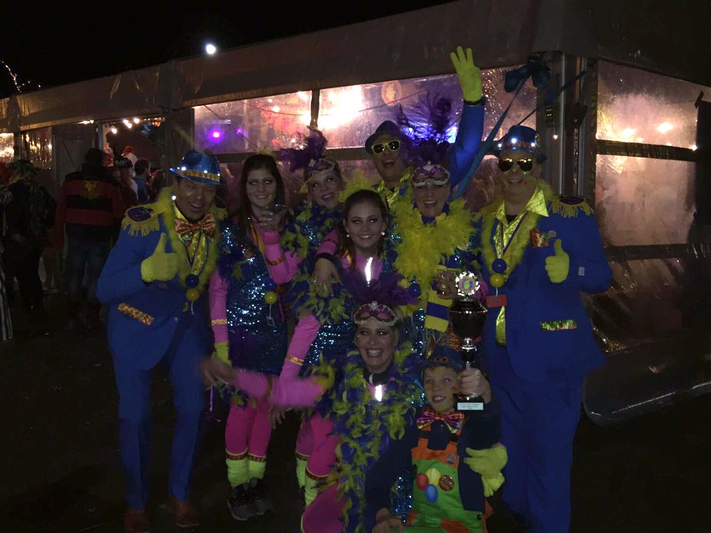carnaballen's tweet photo. 3e prijs kleine loopgroepen!!!!! @carnavalinoss bedankt!!! https://t.co/dvtcSfHp6d