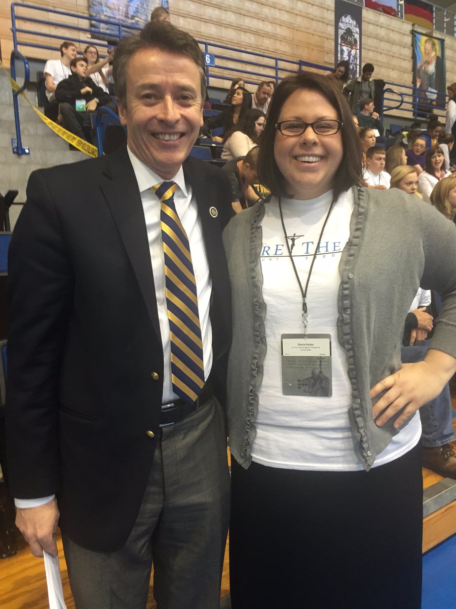 MSMU's tweet photo. Pres. Newman with Mount alum Maria Parker '08 at @Mount2K visiting from Philly! Welcome back Maria! #Mount2k https://t.co/t4R1Mamrn7