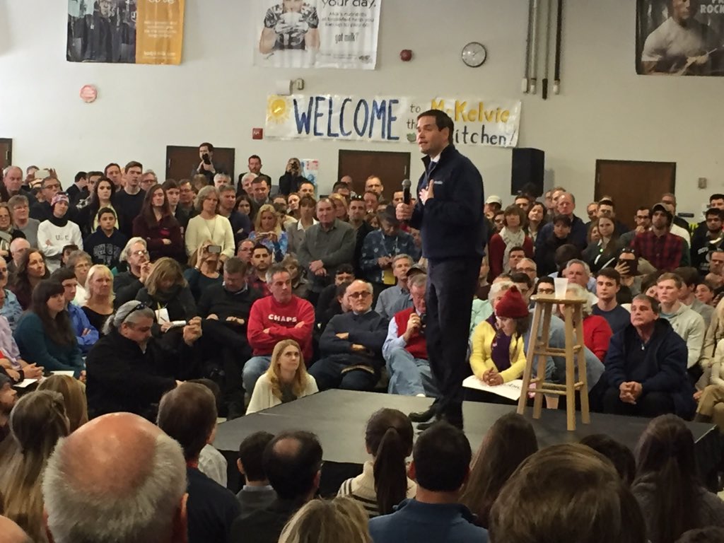 BernieNavarro7's tweet photo. Great crowd 4 @marcorubio in Bedford...thx 4 the New England hospitality! @MarcoRubioNH @TeamMarco_DE @TeamMarcoMA https://t.co/5HNPNe8ksZ