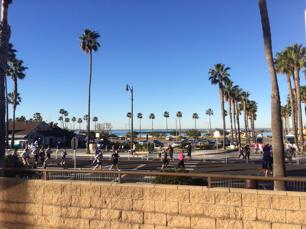 RscueOurWtrFrnt's tweet photo. #Hermosa #southbay #Redondo10K #SuperBowl #rbwaterfront #SundayFunday #captainkidds #events #kingharbor #redondo https://t.co/DSIPOtd854