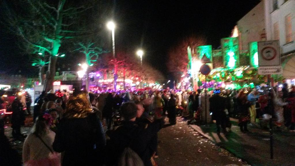 KoenVrancken's tweet photo. #carnaval #maastricht vet https://t.co/iiRUCtCzII