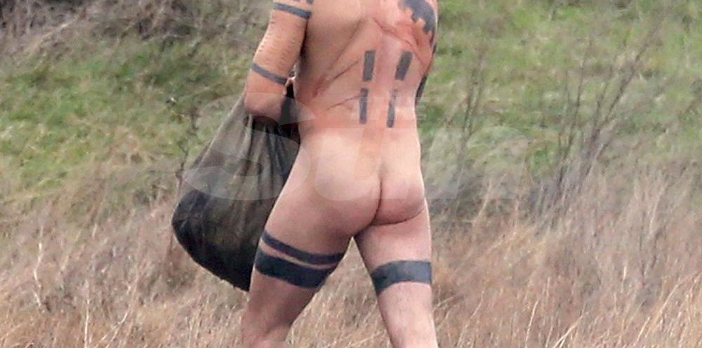 Want to see Tom Hardy NAKED? Of course you do... thesun.uk/6014Bwpbw