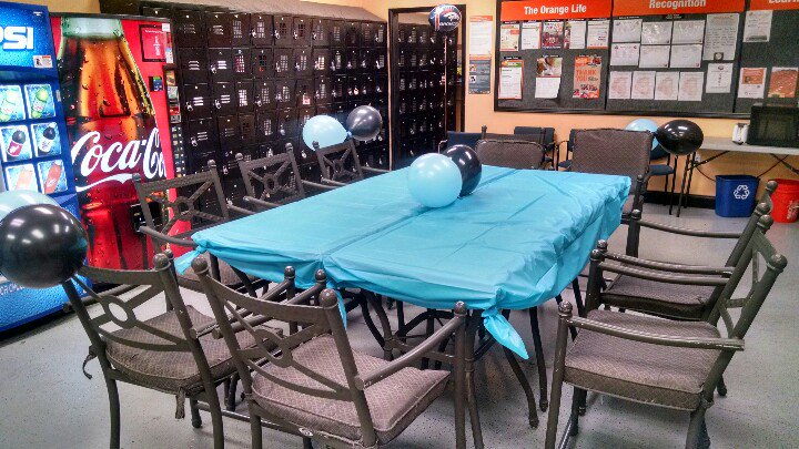 ashby3817's tweet photo. 3628 has the Panthers Spirit! Celebrating w/wings &amp; snacks! #KeepPounding https://t.co/h6jTV2zoPN