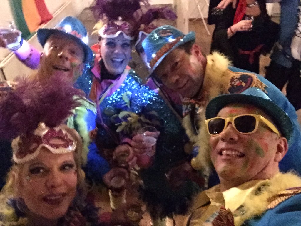 carnaballen's tweet photo. #bellevue....ook gezellig! #carnavalinoss https://t.co/K4Y2iyWukO