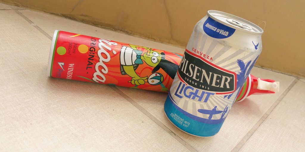 iKatCalle's tweet photo. Las dos latas infaltables en Carnaval. 
Mi @pilsener_light y espuma! 
#Fresqueate #Carnavaleate #QueBonitoEsCarnaval https://t.co/wHIUs3RRqX
