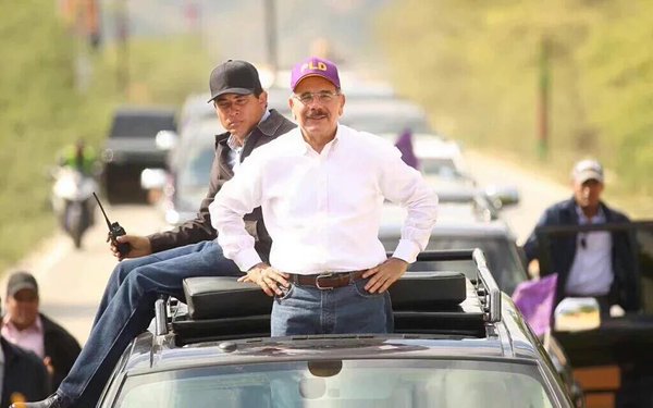 CarolinnaTejeda's tweet photo. Trabajando incansablemente. A esto se le llama estar por y para su pueblo siempre
#NoDuda.
#DM4+.
#DaniloAlSurCorto. https://t.co/TWnwAG9UtI