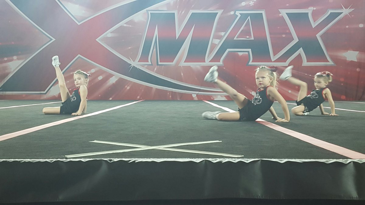 CheerMaxComp's tweet photo. Nice moves ICE Tiny Rec! https://t.co/kQr40y92Kl