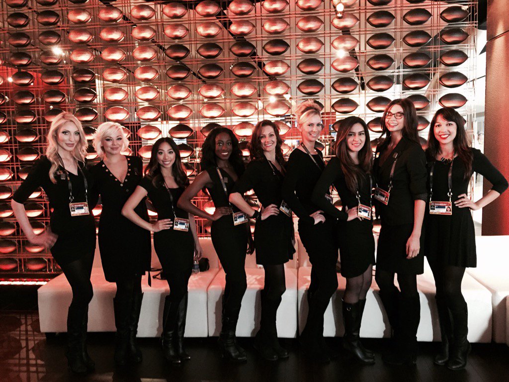 HMMGoddess's tweet photo. EAST CLUB #HMMOdels on the #50Yard #NFL #SuperBowl ๐๐๐๐๐ https://t.co/gj9VEiK86F