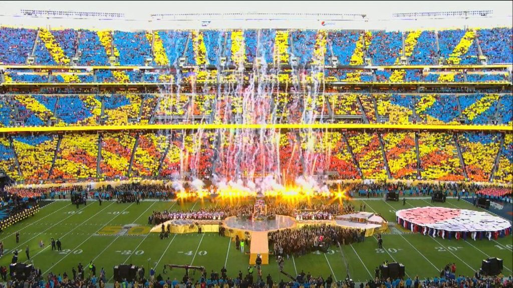 Kind of reminiscent of the #Arizona flag, right?  #SB50 #HalftimeShow #cbs5az