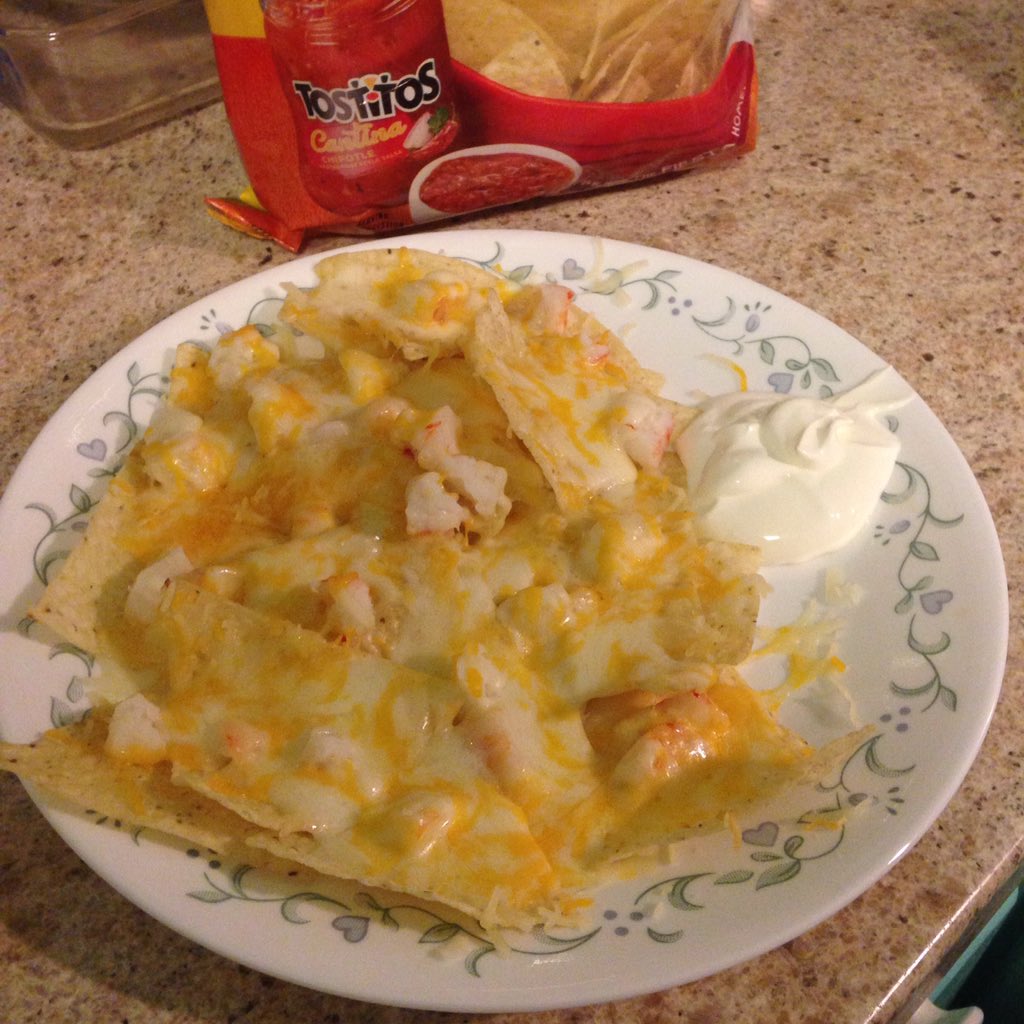 JefandVic's tweet photo. @kfvsnews Seafood nachos #SB50 #kfvs50 #Superbowl50 https://t.co/xlNpRv1vmB