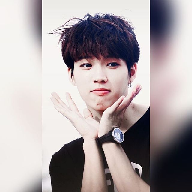 01Woohyun's tweet photo. My last post.... Off to school 😍😘❤ https://t.co/Knm1VQ1f4o