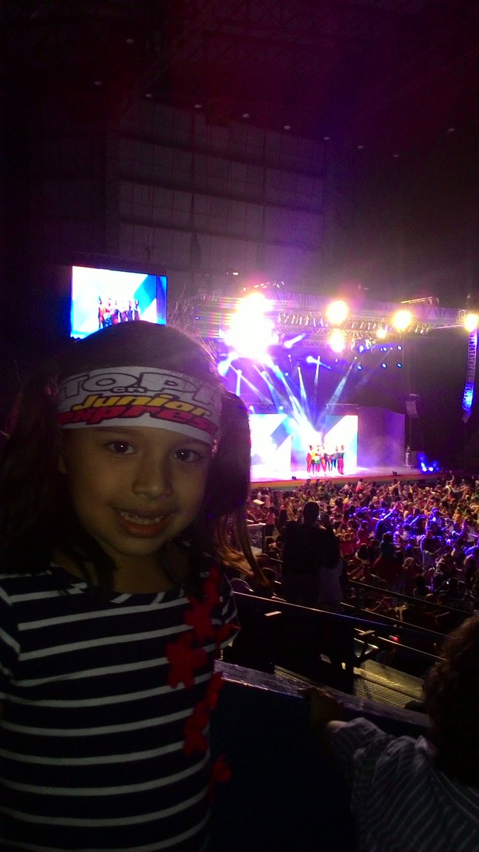 gabrielsant0's tweet photo. @diegotopaok gracias por tu concierto en El Salvador mi hija lo disfruto mucho #topaSV https://t.co/XN68JhrEoX