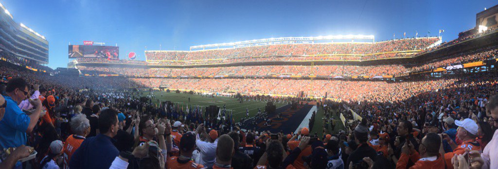 ealmgren's tweet photo. #SB50 https://t.co/eHqz7xekcC