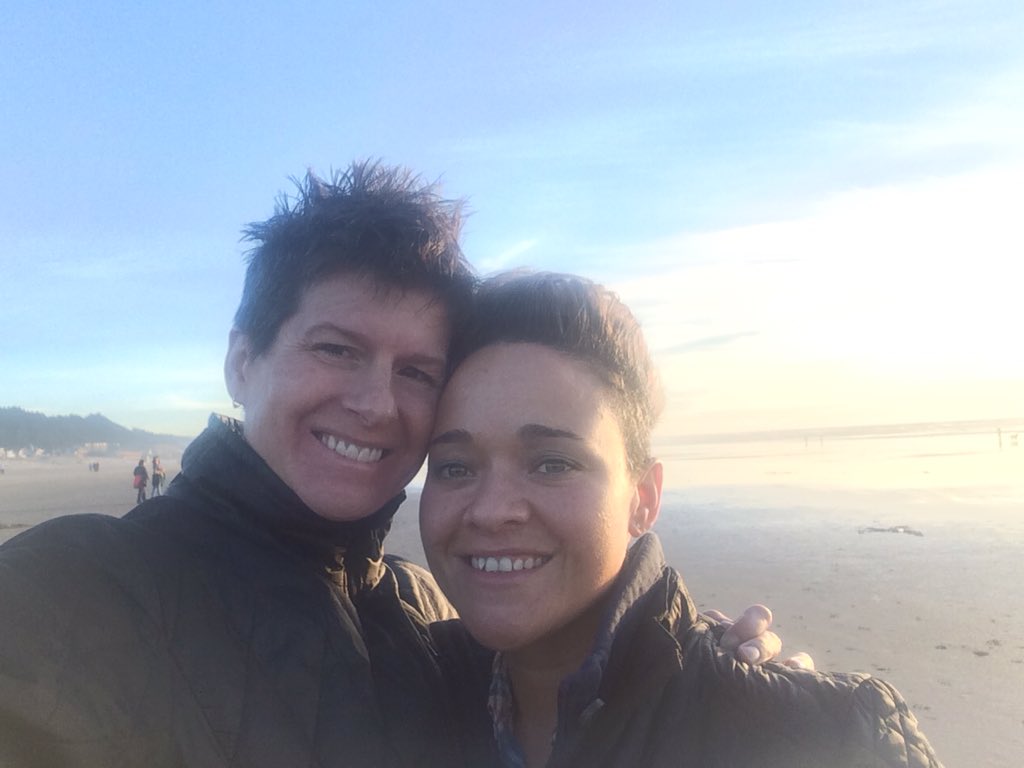 WhyKnotInc's tweet photo. Day @CannonBeachOreg #Beach #Boutiques @CannonBeachDistillery #TheWineShack #DriftwoodRestaurant #happy @PerrierET https://t.co/cUwBSbArmb