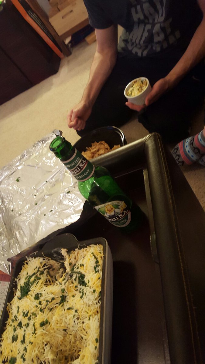 seamesquat's tweet photo. Main Course: 7 Layer Dip (six for the guy in the back who hates olives) #Dipmas https://t.co/BBgrMIaE7t