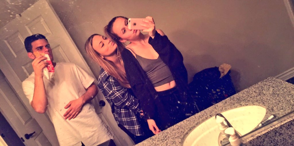 BretGuarinoooo's tweet photo. Another good weekend w/ good people๐๐ #prebdayweekend https://t.co/RwqDBSkONS