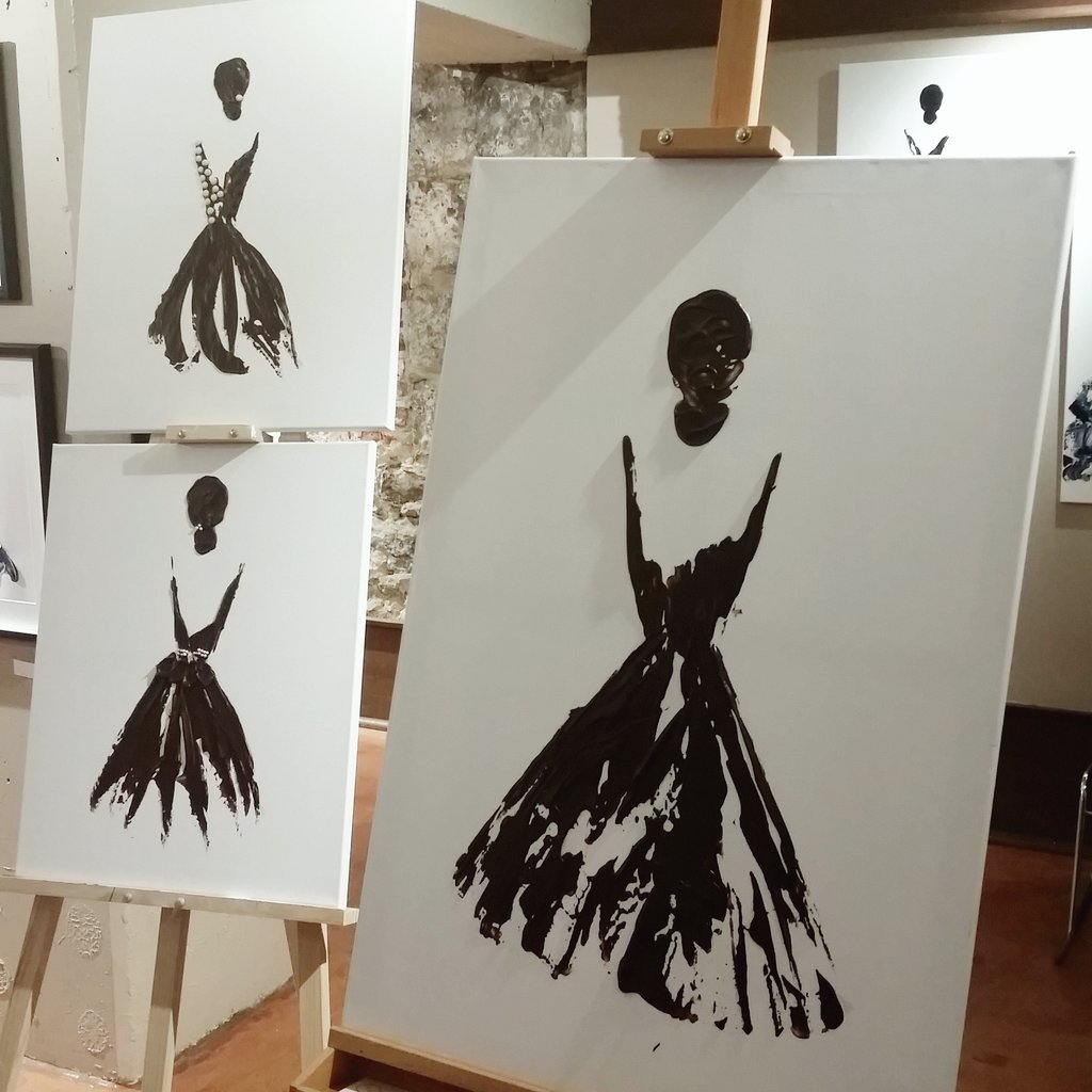 mlipseyart's tweet photo. Three chocolate women. #jetaimeenchocolat #jtmec #chocolate #painting #artmatters #artoftheday https://t.co/LP8iDvZ9PK
