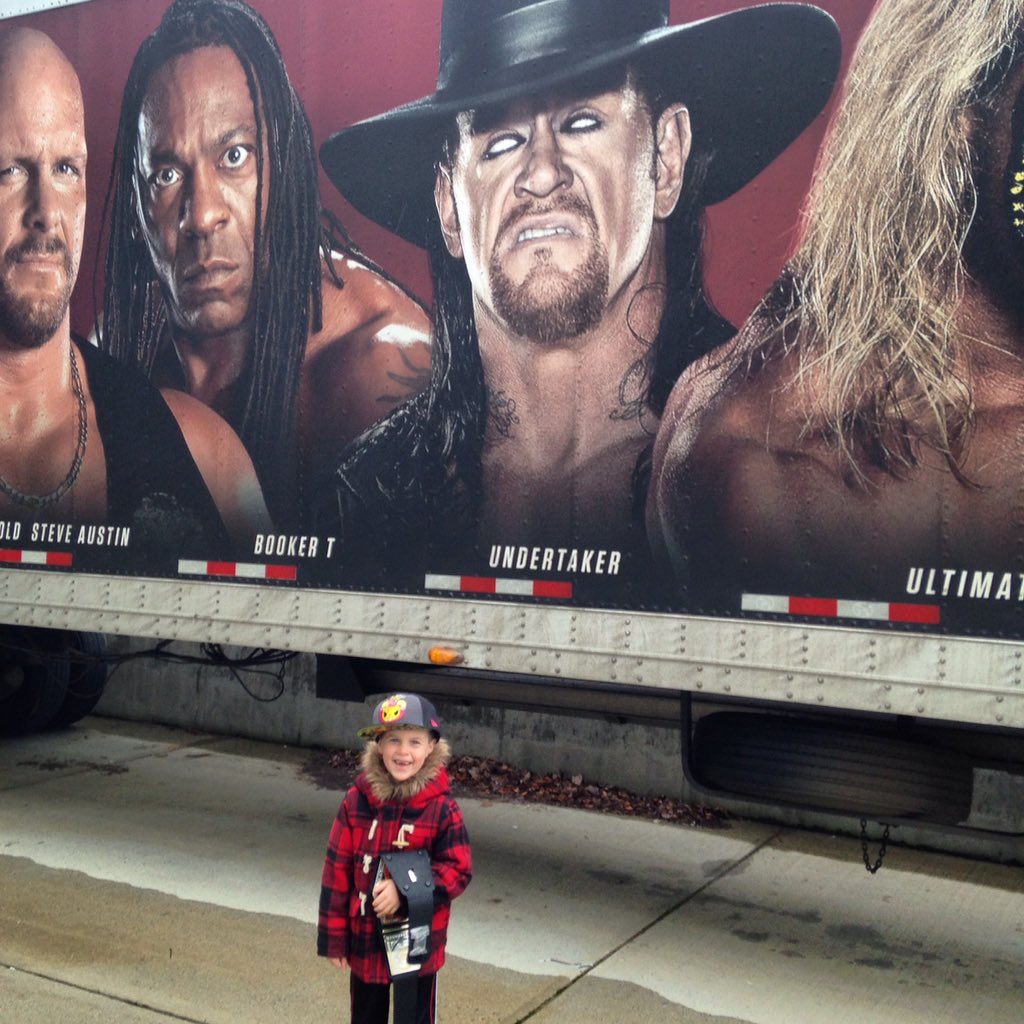 sirrealtalk's tweet photo. #WWEABBOTSFORD #WWELivenetwork https://t.co/qovSZflaYK