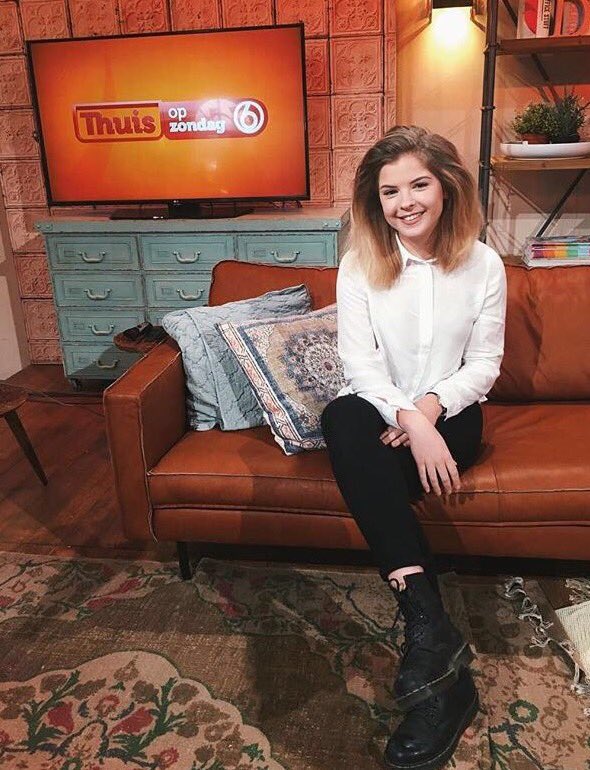 De #slimm bank voelt zich thuis <a href="/thuisopzondag/">Thuis op zondag</a> Exclusief te koop <a href="/Loods5design/">DESIGN 5</a>