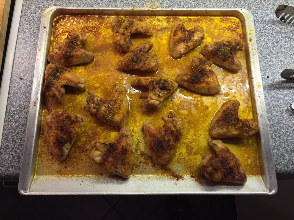 amehlich's tweet photo. Blech 1/10 Check. #chickenwings #angelwings #ranSB50 https://t.co/IF4ZnL5NV2