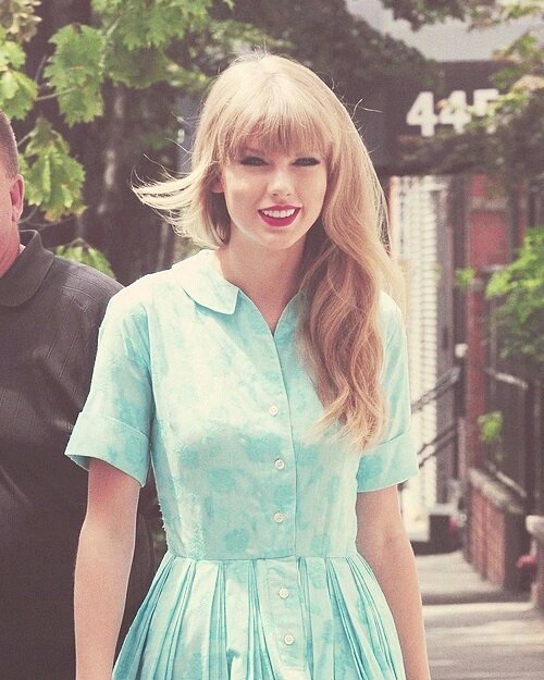 ImLisaFor's tweet photo. Taylor Swift https://t.co/0PZPAqjoYy