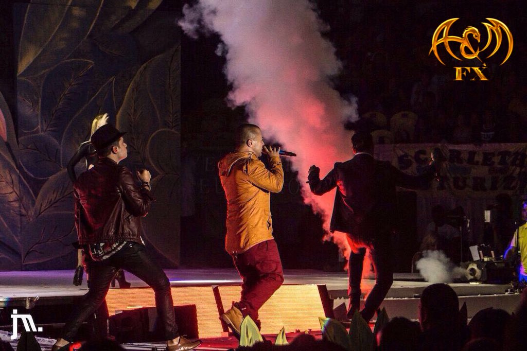 AMEFFECTS's tweet photo. Los3 los3 #showtime @Reylos3 @Chucholos3 @D3mquotes #ameffects #cryojets #co2 #carnavales https://t.co/37qtRrpArA