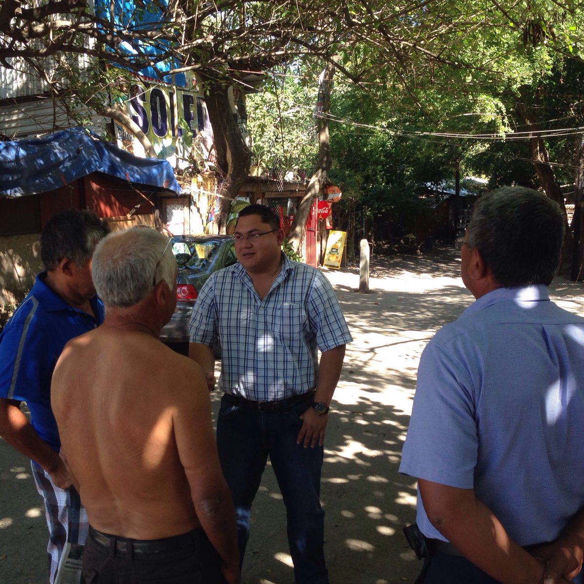 jeabcume's tweet photo. Una Charla con los Lideres del Sector Pesquero en Lázaro Cárdenas. https://t.co/2PbeLD6klS