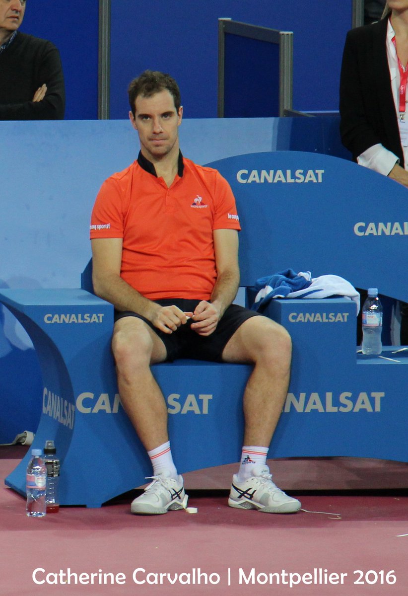 cathcarvalho92's tweet photo. @richardgasquet1 waiting for the ceremony #OSDF16 https://t.co/xn75NiQ3gz
