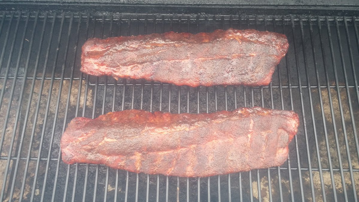 fatboyzzbbq's tweet photo. 3hr on about to wrap #SuperBowl2016 #dabonit #ribriffic https://t.co/27PZ4f1sqo