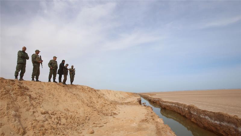 AJENews's tweet photo. Tunisia completes barrier along Libya border https://t.co/ZZkrUSUeHk https://t.co/4uio1rDqQB