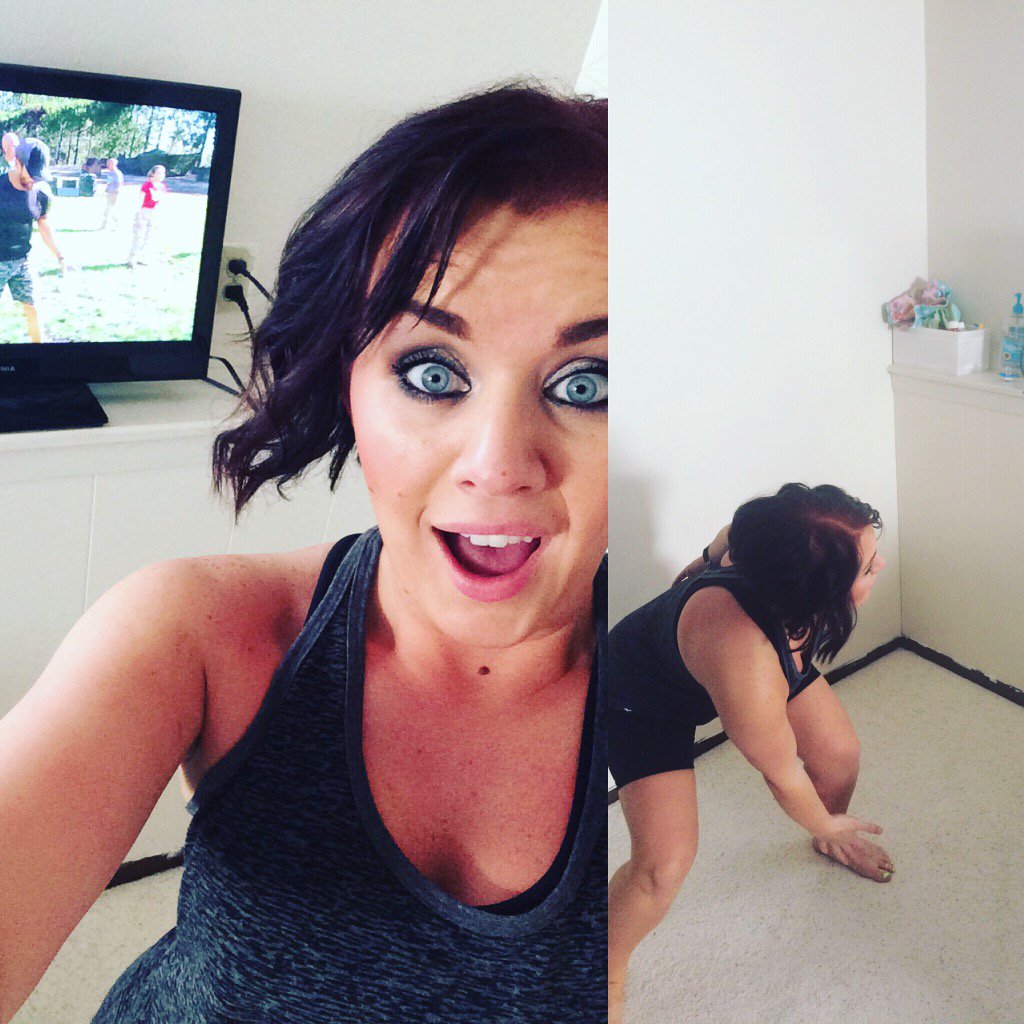 StephyPete88's tweet photo. Snagged a selfie during a water break during #22minutehardcorps  for the #Sweeps! What a fun workout!!! https://t.co/mpi4IFnqWr