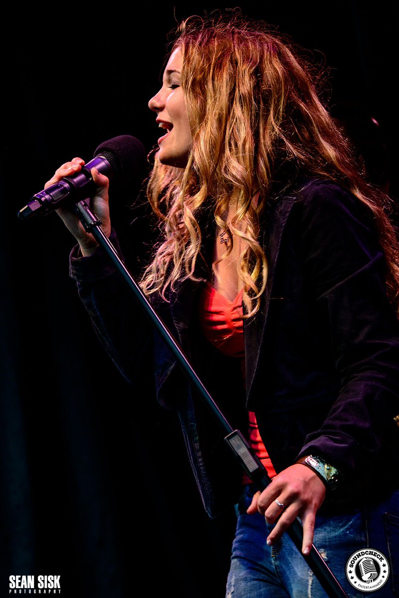SoundCheckBlg's tweet photo. Can't forget to wish this future superstar a Happy Birthday! All the best @abbystewart01 enjoy your day! https://t.co/TNItXAKZQs